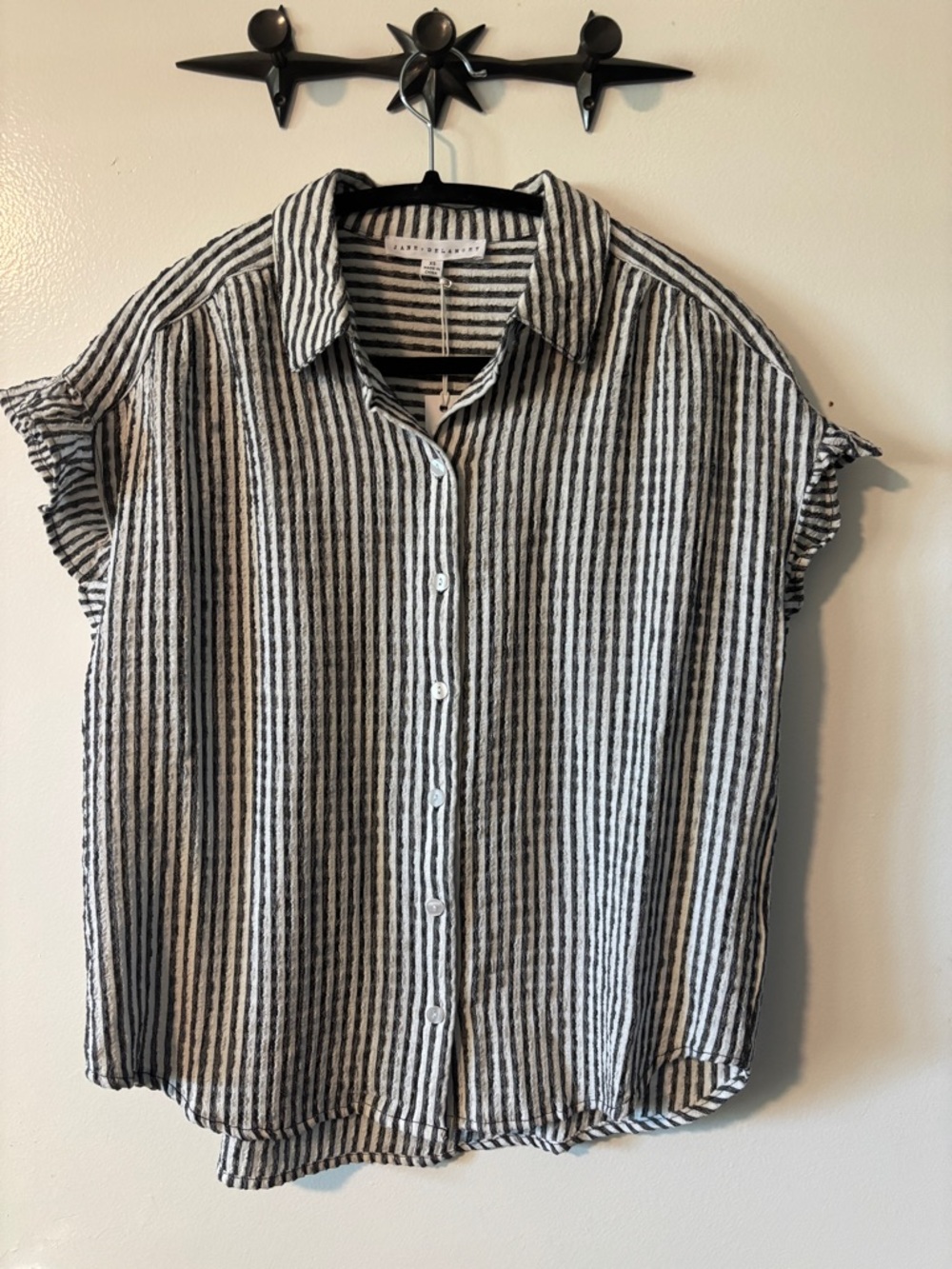 NWT Beachlunchlounge Striped Button-Front Short Sleeve Top - Black & White